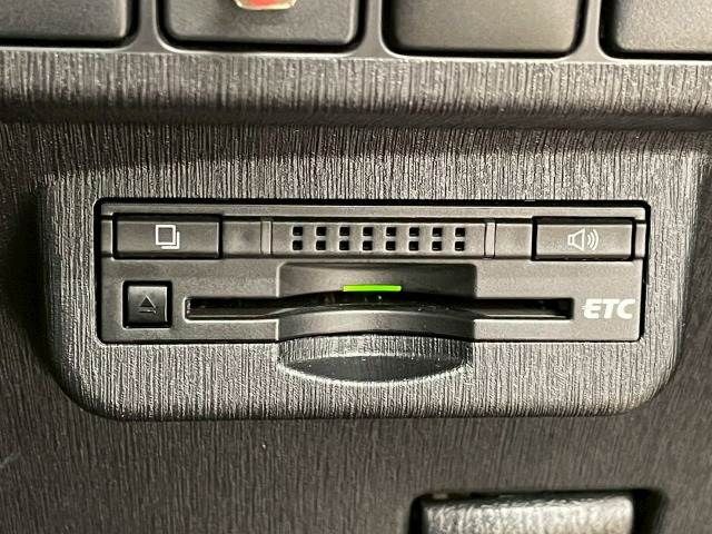 TOYOTA PRIUS Alpha 2015