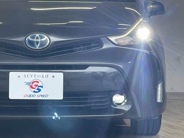 TOYOTA PRIUS Alpha 2015