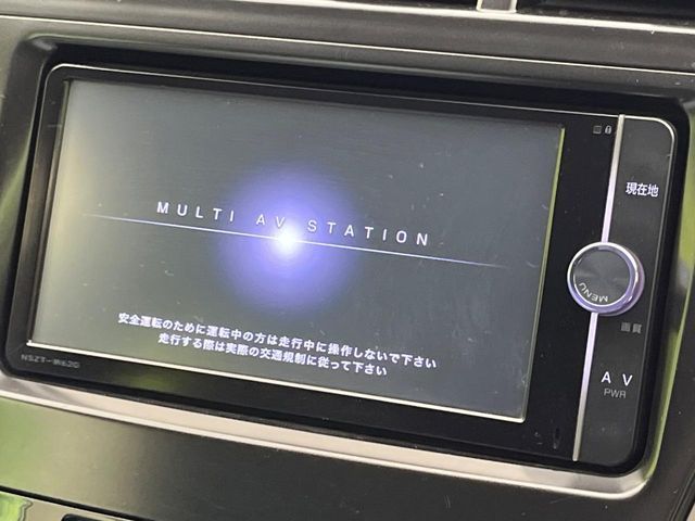 TOYOTA PRIUS Alpha 2012