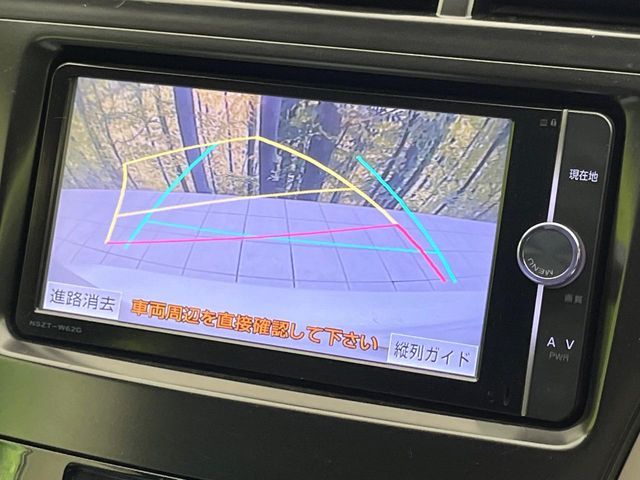 TOYOTA PRIUS Alpha 2012