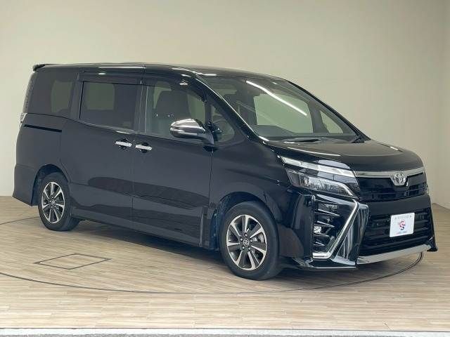 TOYOTA VOXY 2020