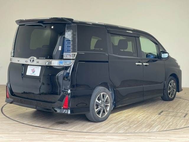 TOYOTA VOXY 2020