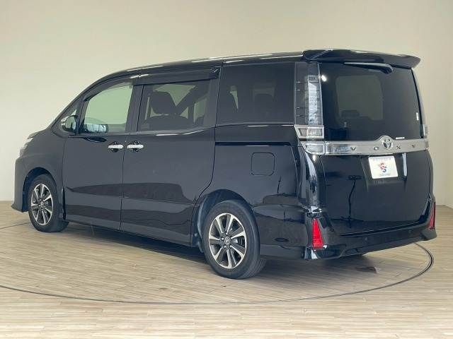 TOYOTA VOXY 2020