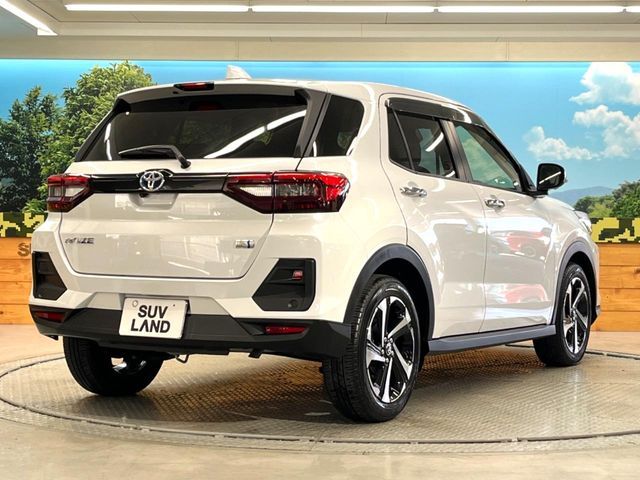 TOYOTA RAIZE HYBRID 2024