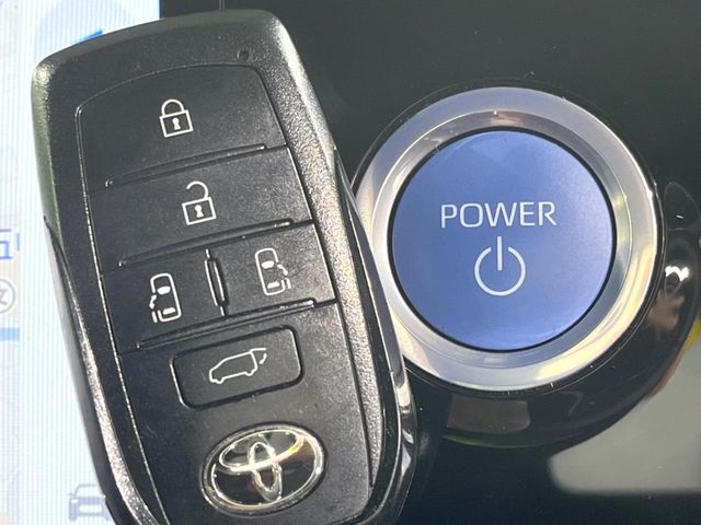 TOYOTA NOAH HYBRID 2023