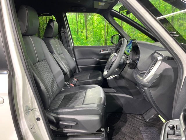 TOYOTA NOAH HYBRID 2023