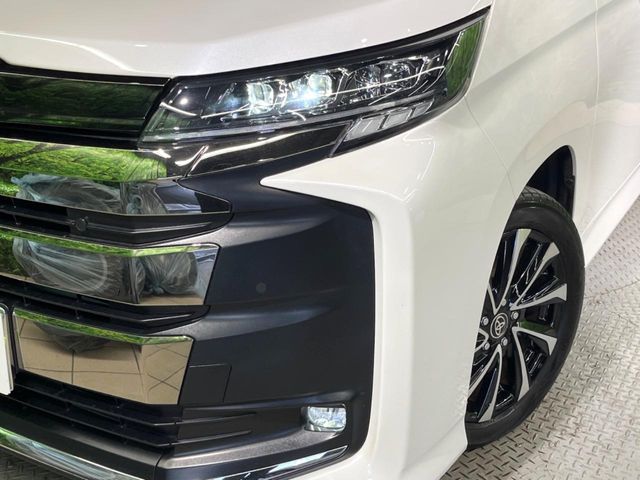 TOYOTA NOAH HYBRID 2023