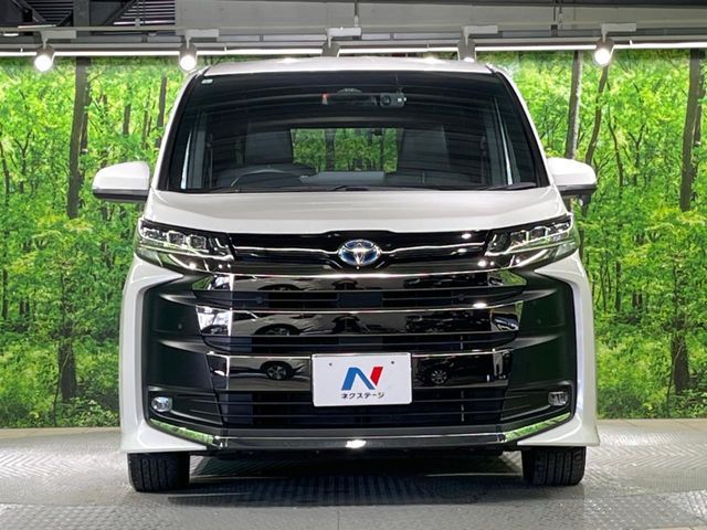 TOYOTA NOAH HYBRID 2023