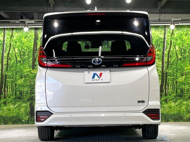 TOYOTA NOAH HYBRID 2023