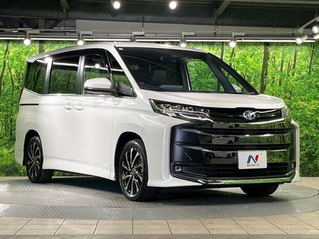 TOYOTA NOAH HYBRID 2023
