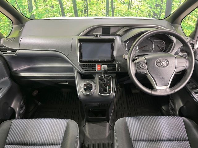 TOYOTA VOXY 2015