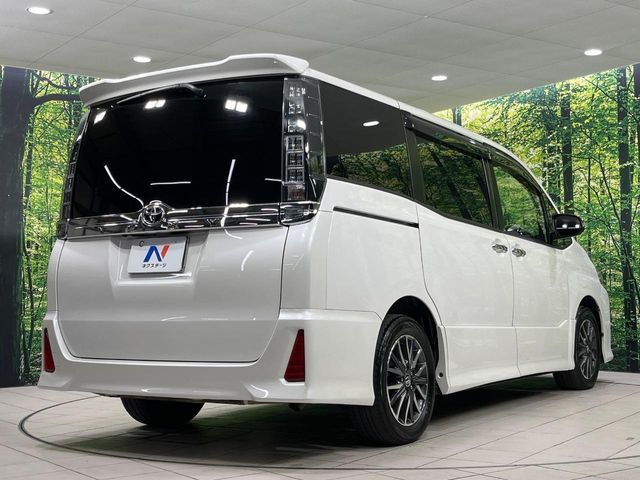 TOYOTA VOXY 2015