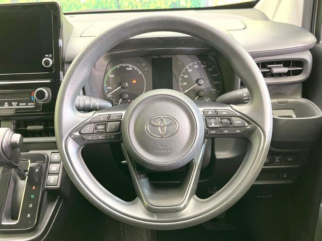 TOYOTA SIENTA HYBRID 2022