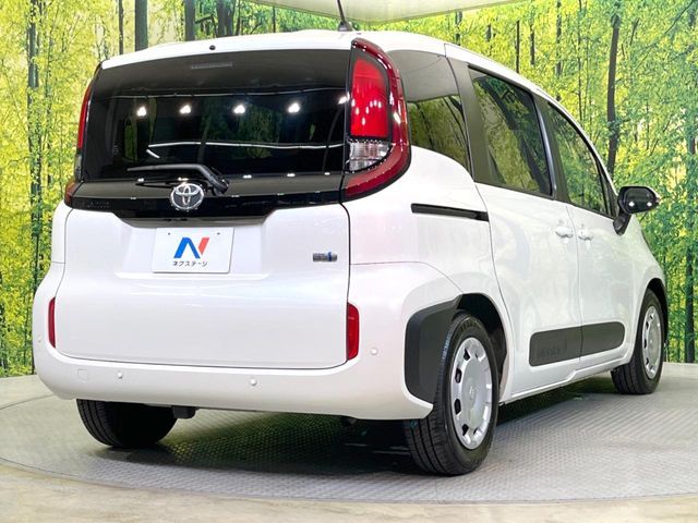 TOYOTA SIENTA HYBRID 2022