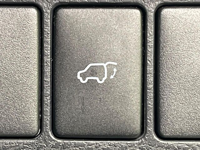 TOYOTA HARRIER 2WD 2017