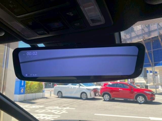 TOYOTA VOXY HYBRID 2023