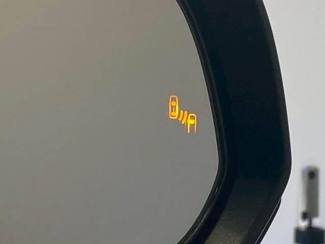 TOYOTA VOXY HYBRID 2023