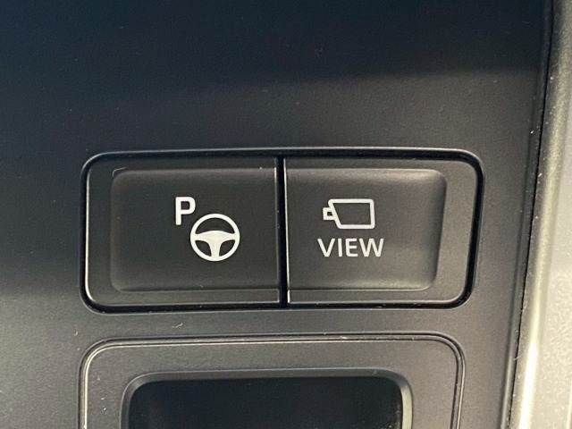 TOYOTA VOXY HYBRID 2023