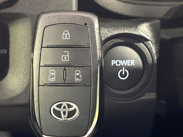 TOYOTA SIENTA HYBRID 2025