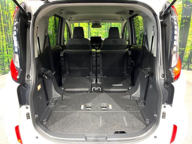 TOYOTA SIENTA HYBRID 2025