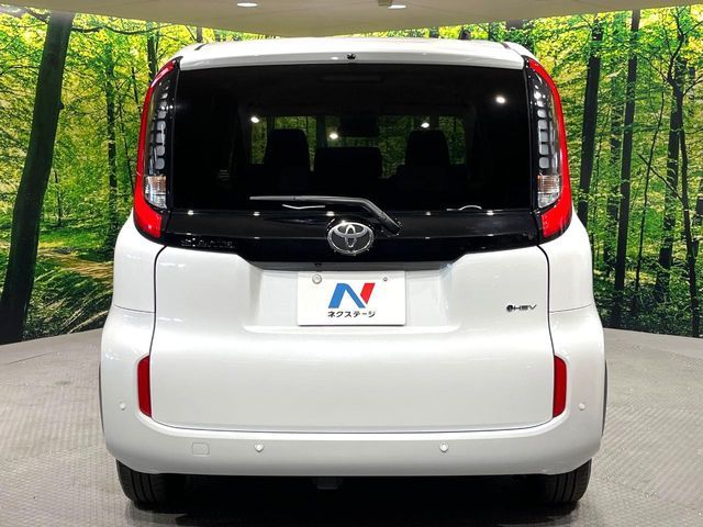 TOYOTA SIENTA HYBRID 2025