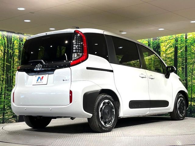 TOYOTA SIENTA HYBRID 2025