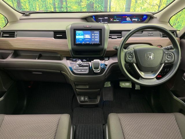 HONDA FREED HYBRID 2023