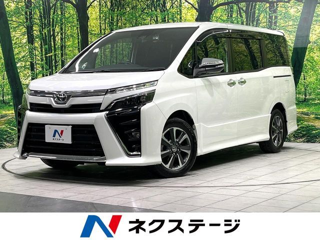 TOYOTA VOXY 2021