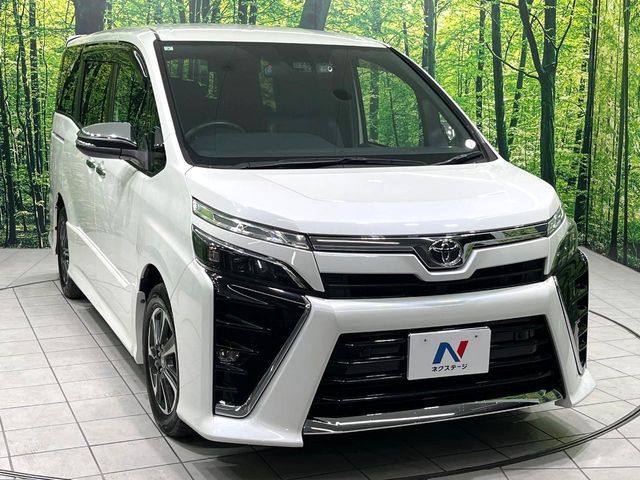 TOYOTA VOXY 2021