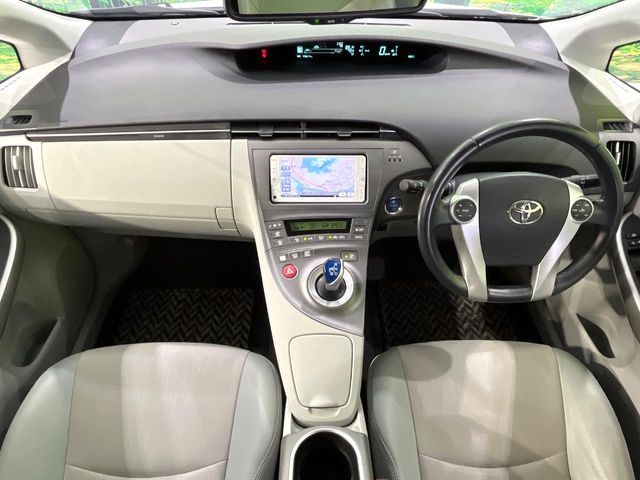 TOYOTA PRIUS 2013