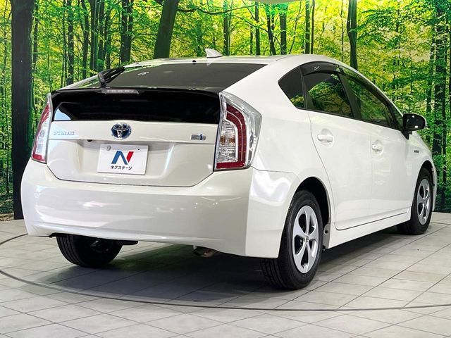 TOYOTA PRIUS 2013