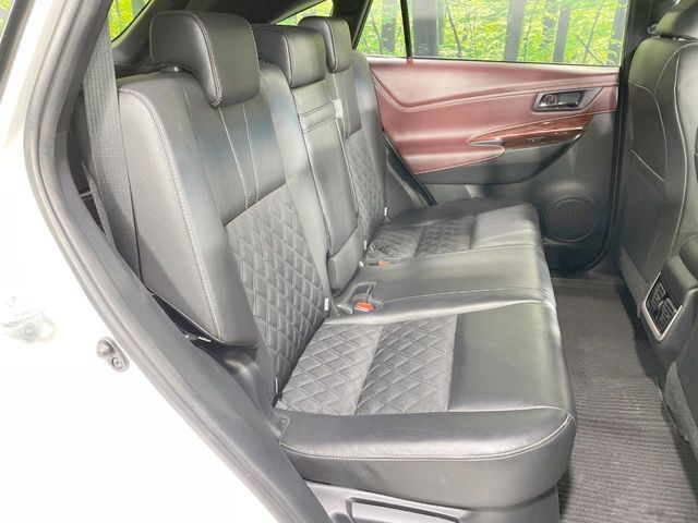 TOYOTA HARRIER 4WD 2016