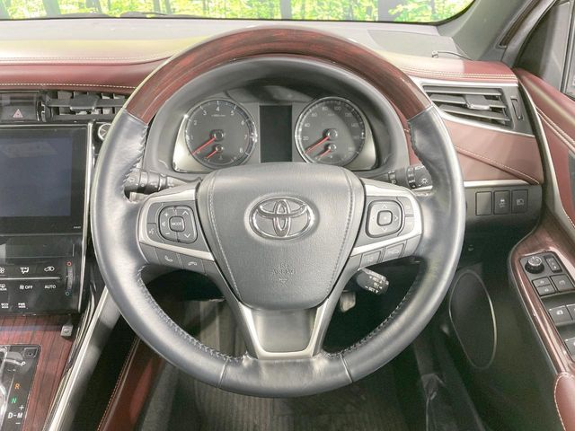 TOYOTA HARRIER 4WD 2016