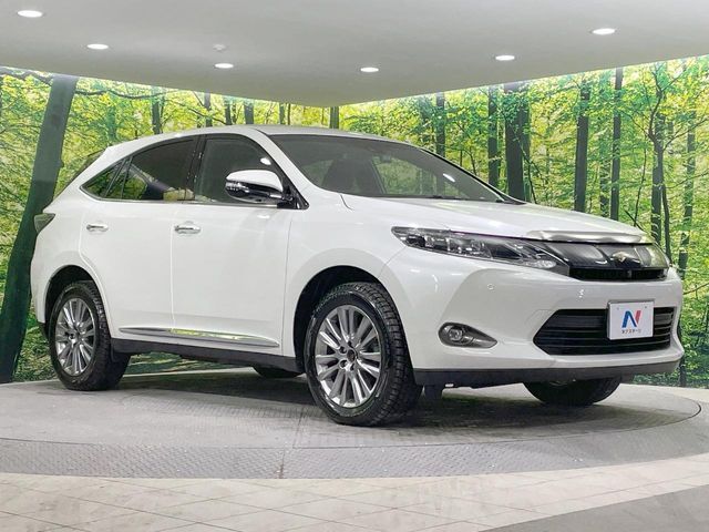 TOYOTA HARRIER 4WD 2016