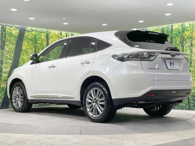 TOYOTA HARRIER 4WD 2016