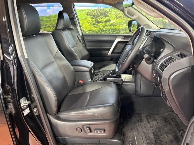 TOYOTA LANDCRUISER PRADO 2023