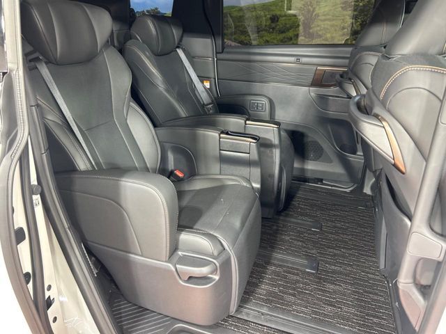 TOYOTA ALPHARD hybrid 2025