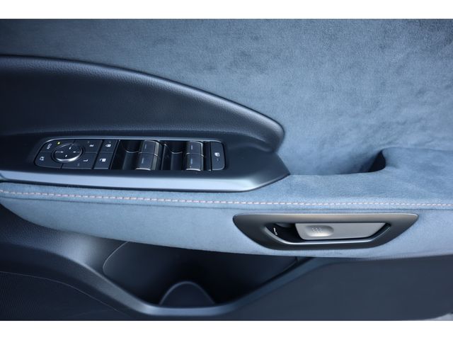 TOYOTA LEXUS LBX 2024