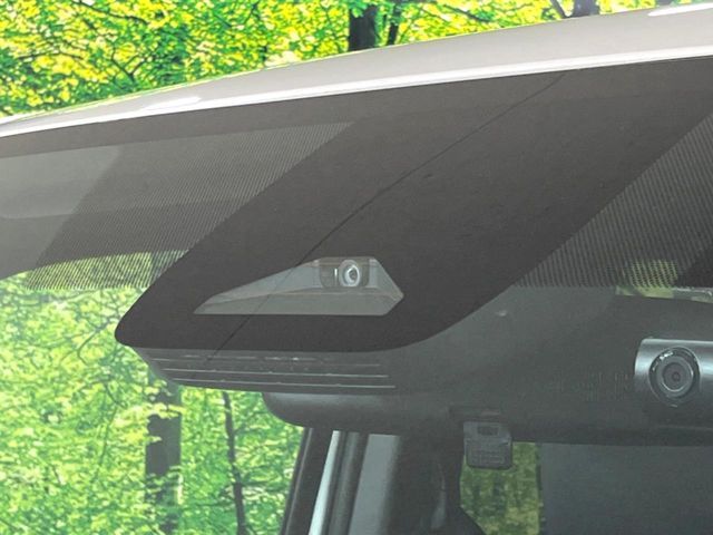 TOYOTA NOAH 4WD 2025