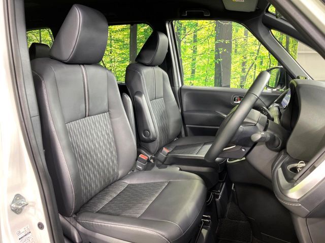 TOYOTA NOAH 4WD 2025