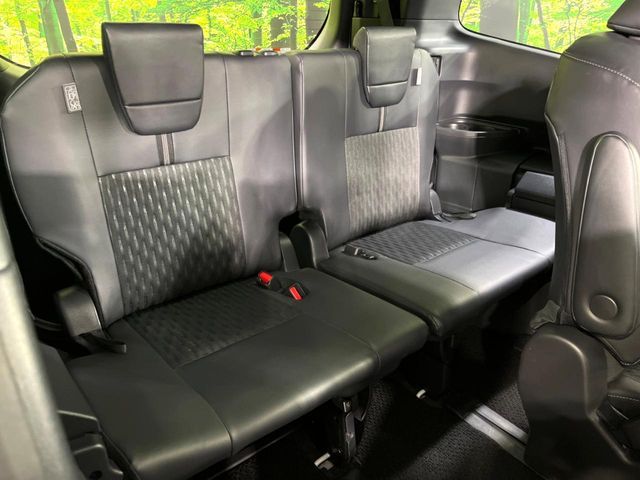 TOYOTA NOAH 4WD 2025