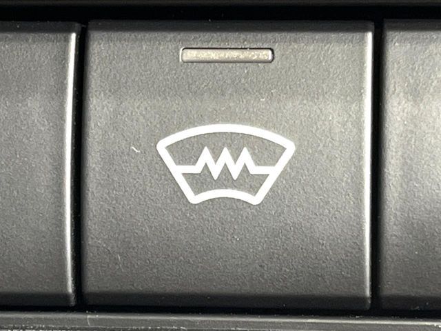 TOYOTA PRIUS 4WD 2025