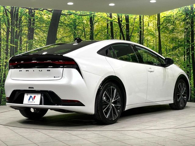 TOYOTA PRIUS 4WD 2025