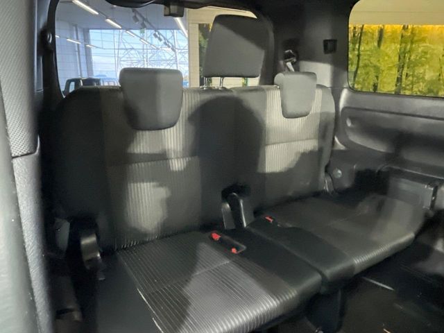 TOYOTA VOXY HYBRID 2018