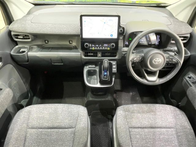 TOYOTA SIENTA HYBRID 2025