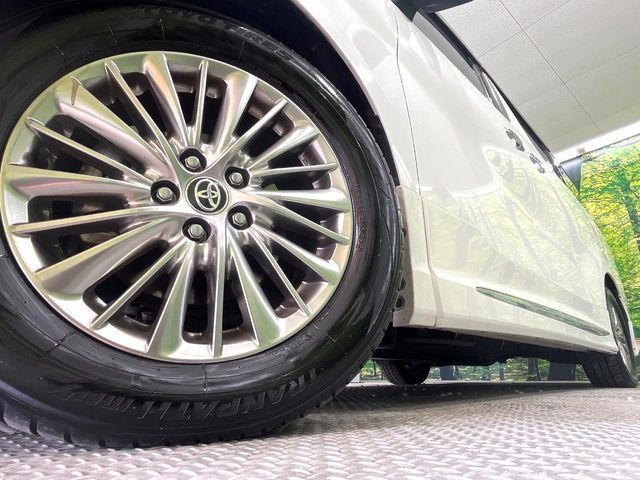 TOYOTA ALPHARD hybrid 4WD 2022