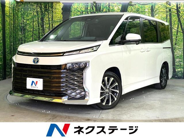 TOYOTA VOXY HYBRID 2025