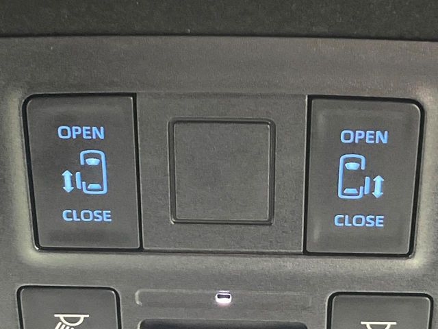 TOYOTA VOXY HYBRID 2025