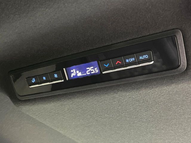 TOYOTA VOXY HYBRID 2025