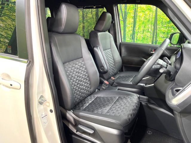 TOYOTA VOXY HYBRID 2025